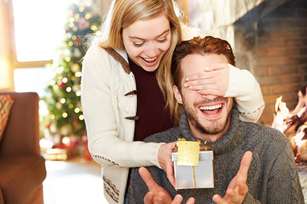 AUSTRIJANCIMA KEŠ IPAK NAJMILIJI: Ispod jelke za Božić ostavljeno skoro milijardu evra!