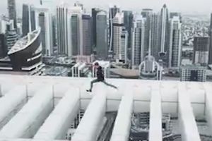 (VIDEO) DUBAI OVO NIJE VIDEO! Vratolomije na krovu 80-spratnice