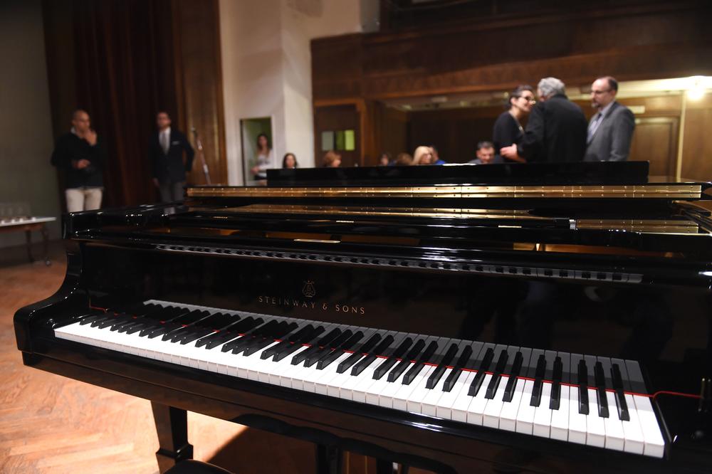 SVEČANOST NA KOLARCU: Stigao novi koncertni klavir, dar dobrotvora iz celog sveta