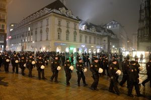 BEČKA POLICIJA NA OPREZU ZBOG STRAHA OD TERORIZMA: U novogodišnjoj noći veće mere bezbednosti!