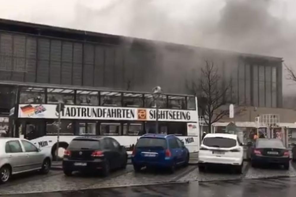 (VDEO) PANIKA U BERLINU: Požar na železničkoj stanici! Vatra bukti samo par koraka dalje od mesta krvavog terorističkog napada!