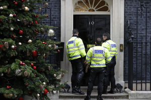 KRVAVA NOVOGODIŠNJA NOĆ U LONDONU: U odvojenim napadima nožem povređena četiri mladića