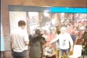 (VIDEO) LOM! GASTOZOVA NAIDA ULETELA U PAROVE: Pogledajte kako je DIVLJALA i napala voditeljku!