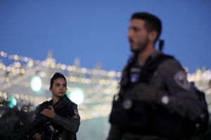 FRANCUSKI DIPLOMATA PAO U IZRAELU: Krijumčario oružje za Palestince, motiv verovatno novac