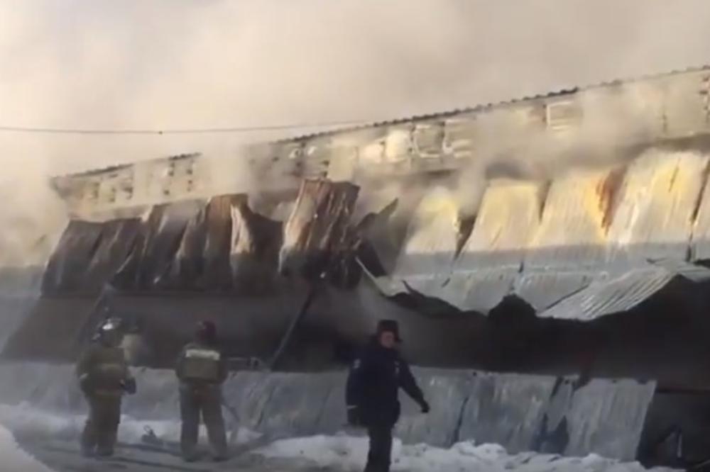 (VIDEO) TRAGEDIJA U FABRICI OBUĆE: 10 radnika poginulo u požaru u Novosibirsku