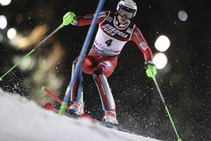 (VIDEO) NERVOZA UZELA DANAK: Norveški skijaš izgubio živce i lomio sve pred sobom