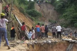 (VIDEO) KIŠE SMRTI U KONGU: U poplavama u Kinšasi stradalo 44 ljudi