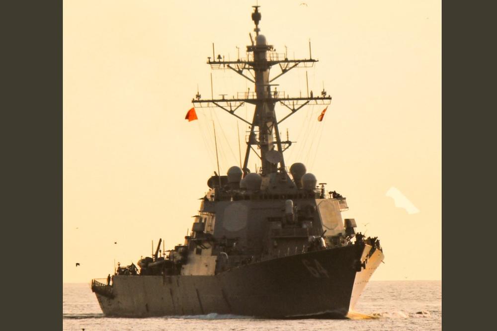 AMERIČKI RAZARAČ SNIMLJEN U CRNOM MORU: Brod mornarice SAD naoružan do zuba plovi za Odesu!