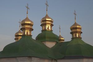 NA TREĆI DAN BOŽIĆA: Nacionalisti blokirali ulaz u pravoslavni manastir u Kijevu