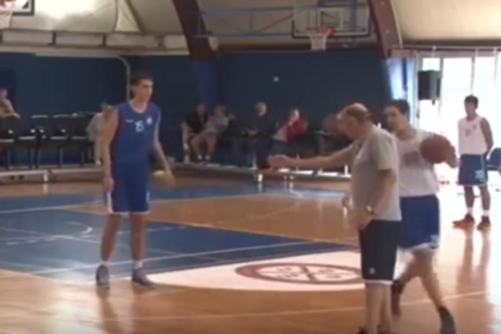 (VIDEO) MA, U LEVO, IDI U LEVO BRE! Duško Vujošević u nemogućoj misiji: Uzalud je objašanjavao košarkašu na koju stranu treba da vodi loptu