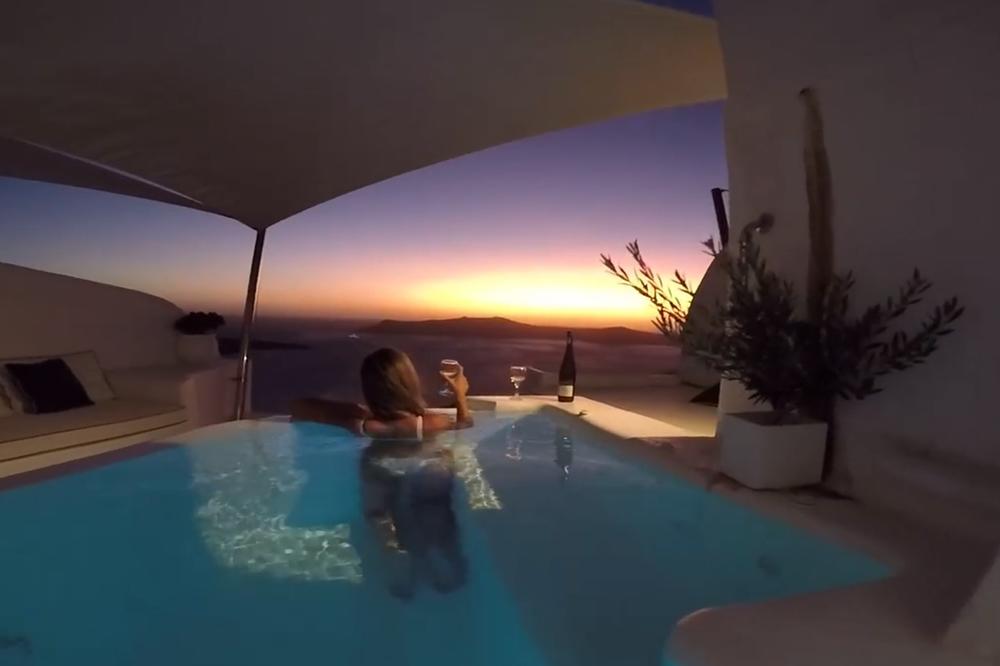 (VIDEO) OVO JE RAJ NA ZEMLJI! Iz kreveta u bazen, iz bazena na terasu!