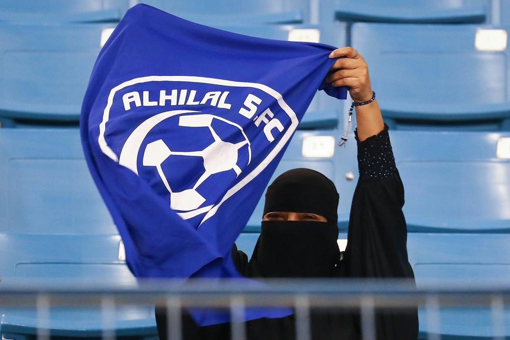 ISLAMSKI SVEŠTENIK ŠOKIRAO: Muslimanke ne treba gledaju fudbal jer tu igraju muškarci golih kolena