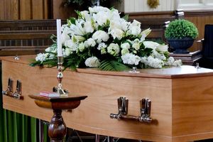 SMRT SKUPLJA U HRVATSKOJ: Novi udarac po džepovima građana, rastu cene pogrebnih usluga