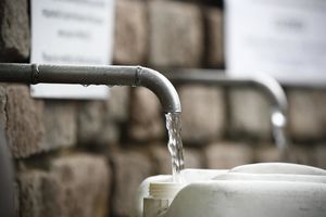 ĆUPRIJA I PARAĆIN PIJU IZ CISTERNI: Mutna voda u vodovodu, nije za piće