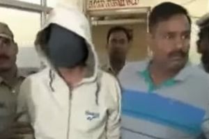 (VIDEO) ŠOK U INDIJI: Lekar zapalio 25 automobila, čak 10 u istom danu