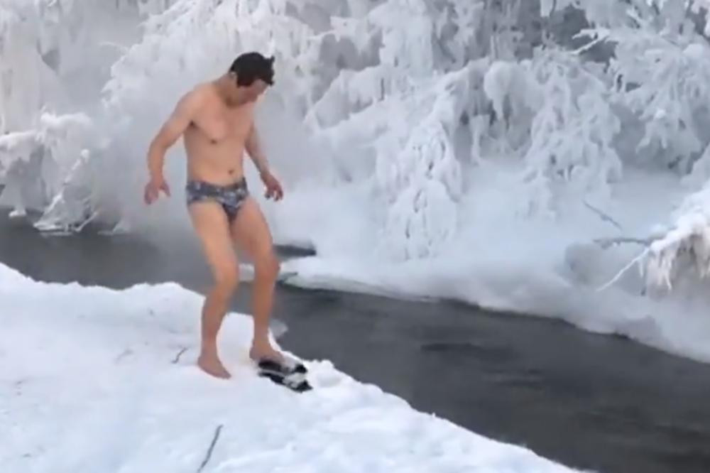 (VIDEO) BRČKANJE NA MINUS 50! Ludi Nemci gnjuraju u najhladnijem mestu u Sibiru!