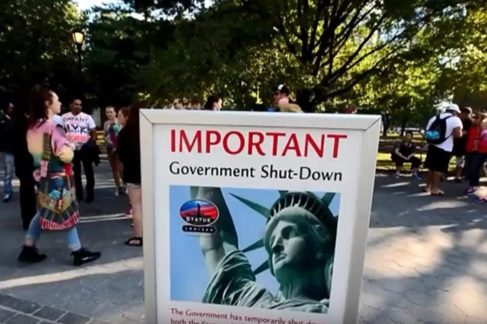 (VIDEO) SIMBOL AMERIČKOG SNA PRVI NA UDARU BLOKADE VLADE:  Kip slobode zatvoren za posetioce, i druge turističke atrakcije pod katanacem!