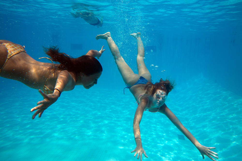 OPREZ! PAKLENE VRUĆINE VAM MOGU NAŠKODITI: Ne skačite zagrejani u vodu, moguć infarkt, pa čak i smrtni ishod!