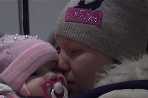 (VIDEO) STRAVIČNA RAZMENA U DONBASU: Za zdravog ukrajinskog vojnika dobili silovanu devojku odsečene ruke I S BEBOM ROĐENOM U ZAROBLJENIŠTVU!