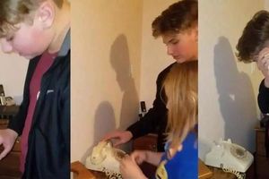 (VIDEO) KAKO SE RAZGOVARALO PRE MOBILNIH: Snimak tinejdžera koga je zbunio stari telefon oduševio internet