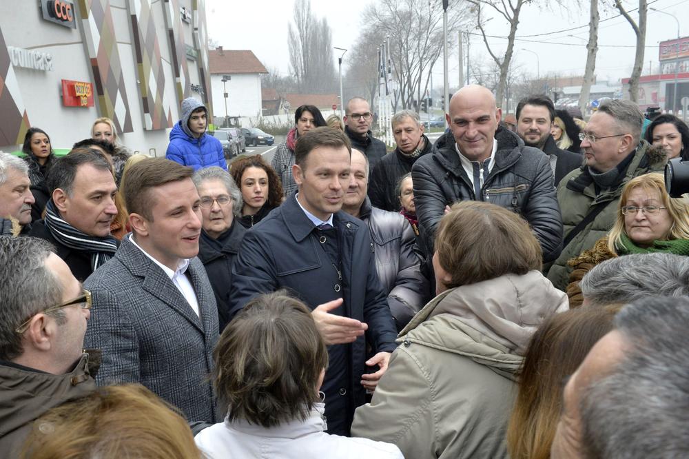 Mali na Karaburmi: Sa Grbovićem i Jovičićem razgovarao sa građanima