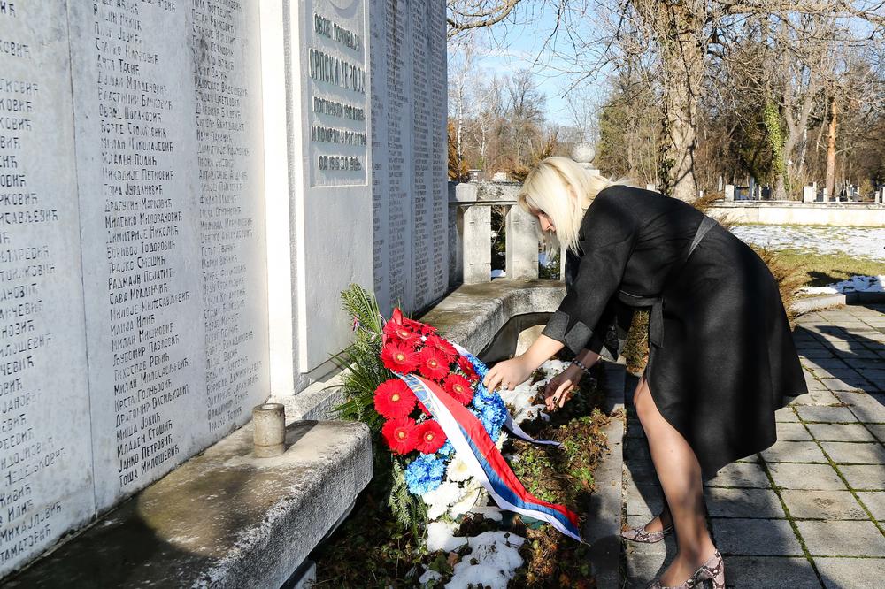 SRBIJA NE ZABORAVLJA SVOJE HEROJE: Mihajlović položila venac na Srpskom vojničkom groblju u Sofiji