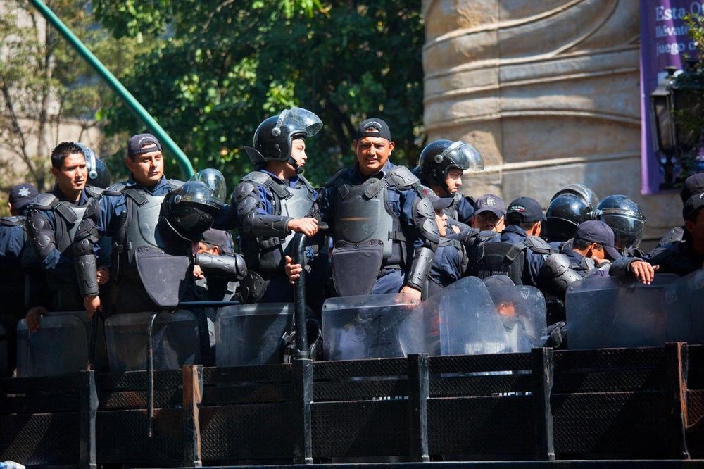 BRUTALNO NASILJE POTRESA TURISTIČKA MESTA: Vlasti Meksika šalju 5.000 policajaca da obuzdaju teror!
