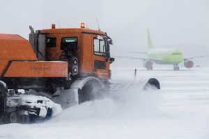 (FOTO) SNEG PARALISAO AERODROME U MOSKVI: Više od 20 letova otkazano ili odloženo zbog padavina