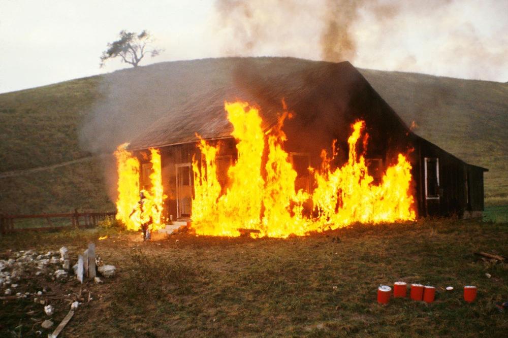 TRAGEDIJA KOD ČAPLJINE: Starica izgorela u požaru koji je progutao kuću!