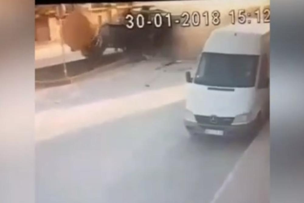 (KURIR TV) STRAVIČAN UDES U UBU: Vozač izgubio kontrolu nad kamionom i počeo da KUPI SVE PRED SOBOM!