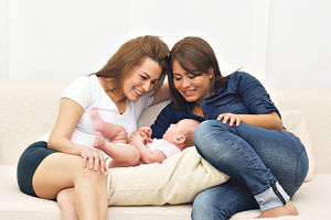 U BRITANIJI POČELI DA DIZAJNIRAJU BEBE: Rađa se dete sa tri roditelja, evo kako!