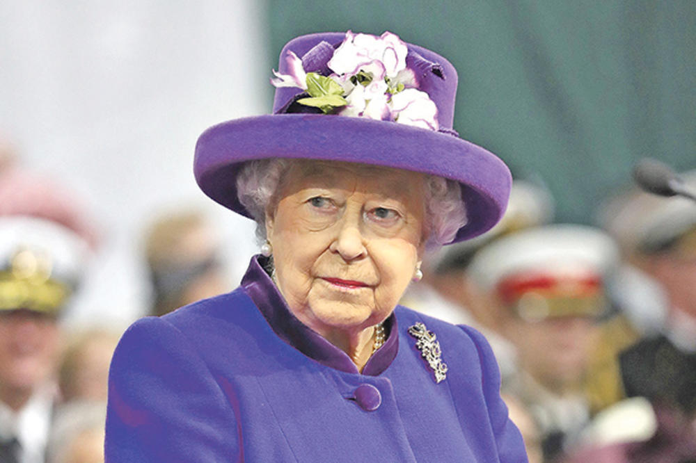 TAJNA KOJU SU KRILI GODINAMA: Kraljica Elizabeta II preživela atentat, metak joj proleteo tik pored glave