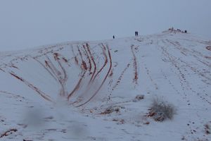 (FOTO) ZABELELA SE PUSTINJA: Sneg po drugi put ove godine prekrio Saharu