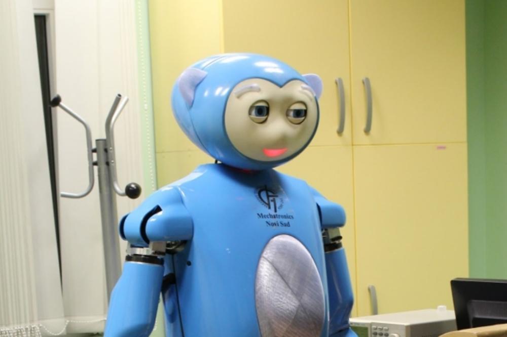 DRAGOCENI POMOĆNIK I NAJOMILJENIJI DRUGAR: Robot Marko pomaže novosadskim mališanima obolelim od cerebralne paralize da ponovo prohodaju