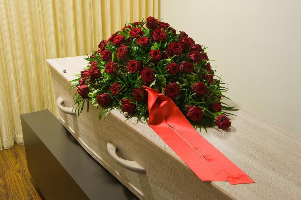 NE ŽELIM PORODICU NA SAHRANI! Žena iz Španije učinila NESVAKIDAŠNJI POTEZ, napravila listu gostiju za svoj pogreb