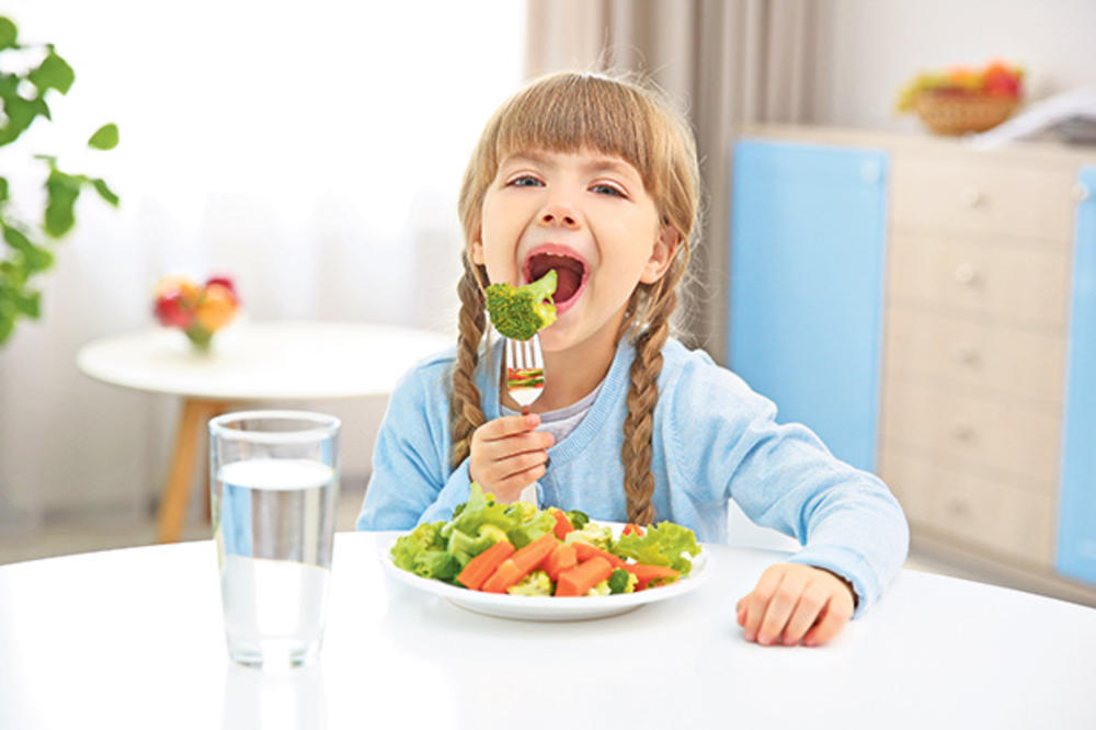 RODITELJI, OBRATITE PAŽNJU: Neke zdrave namirnice mogu da naškode deci!