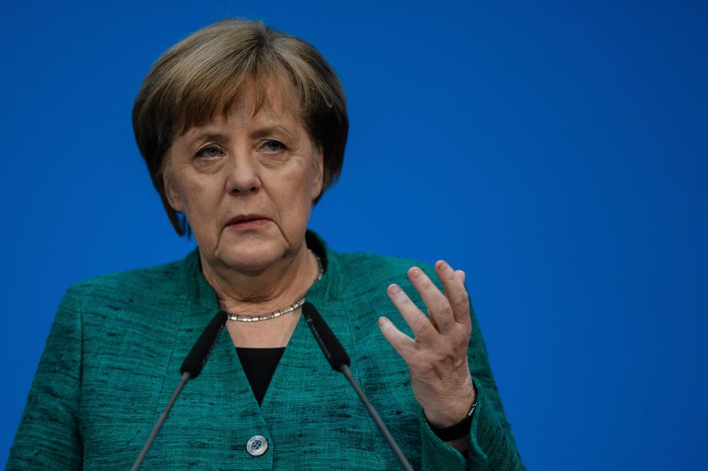 NAPADAJU JE DA JE PREVIŠE DALA ŠULCU: Merkelova na meti kritika stranačkih kolega zbog ustupaka SPD