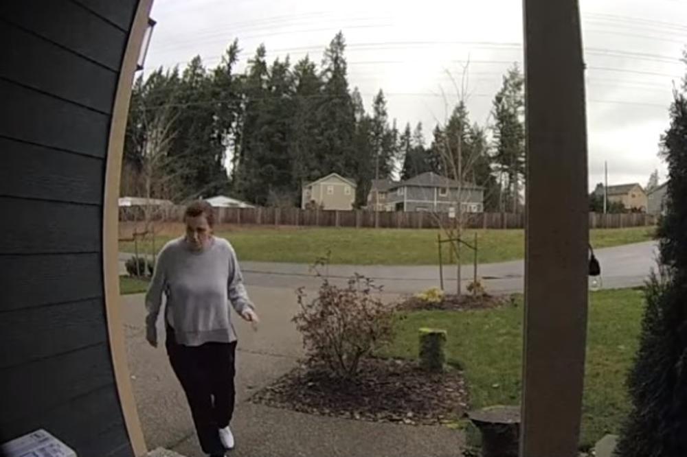(VIDEO) DOKAZ DA SE SVE VRAĆA: Ukrala je pakete sa tuđe terase, a odmah joj se desio horor!