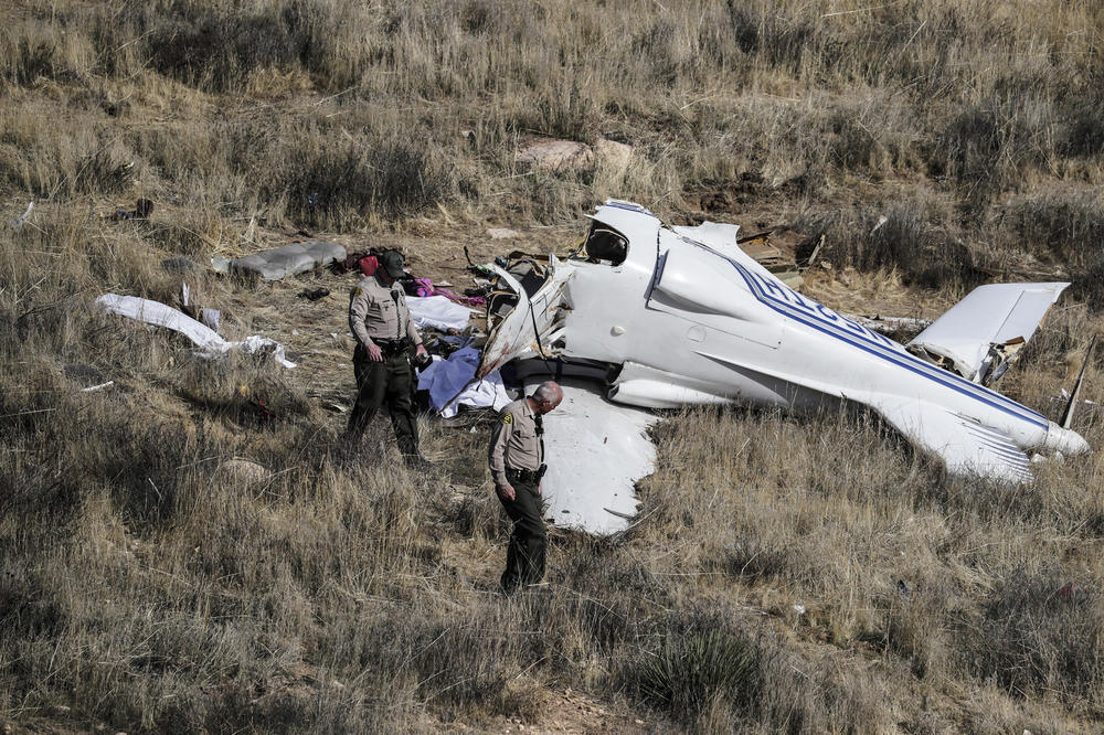 (FOTO, VIDEO) NESREĆA U KALIFORNIJI! SRUŠIO SE PRIVATNI AVION: Poginulo 4!