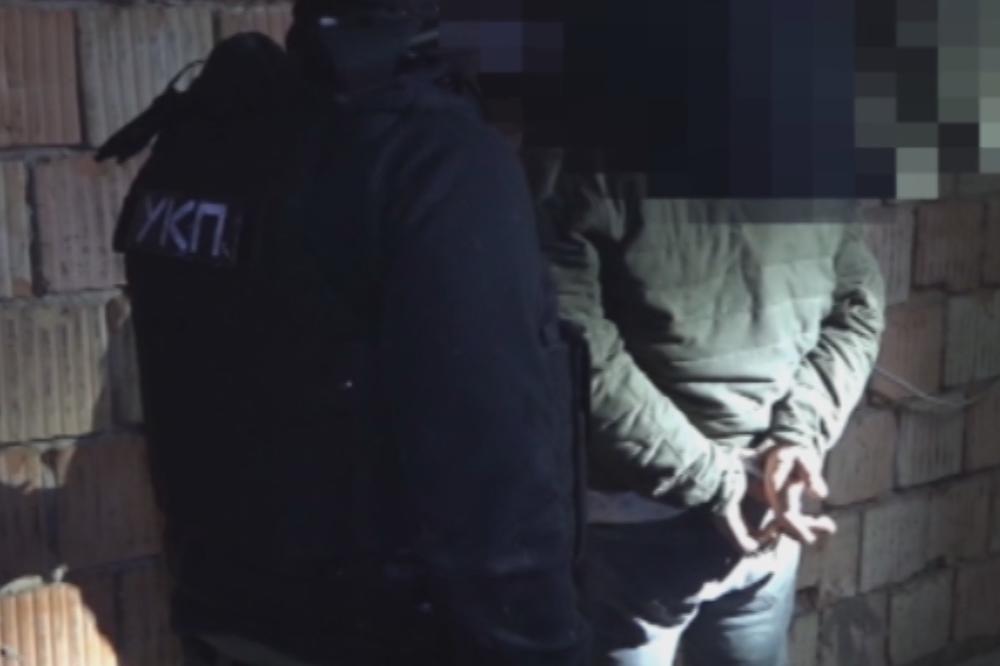 (VIDEO) FILMSKO HAPŠENJE U BEOGRADU: Policija im je upala u garažu, a onda je krenula prava akcija!