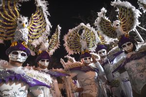 (FOTO) U STRUMICI KAO U RIJU: Samba i Rumba uz vatromet i 2.000 neverovatnih maski i kostima