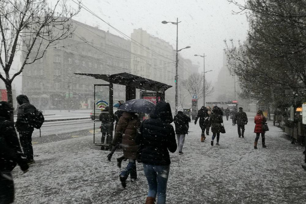 NA GRADSKIM ULICAMA 30 KAMIONA: Beograd spremno dočekuje zimu i sneg