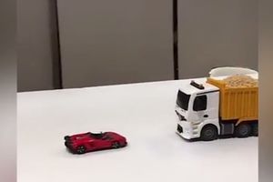 (VIDEO) NEŠTO FENOMENALNO: Ne, ovo nije kamion na baterije! Izgleda tako, ali očekuje vas pravo iznenađenje