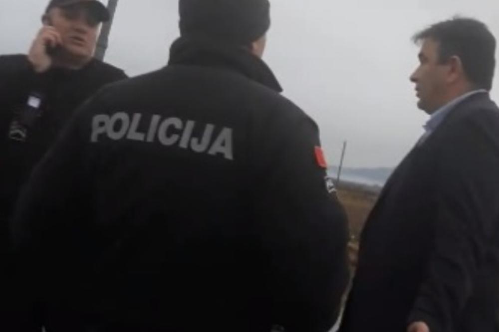 (VIDEO) POLICIJA DEMANTUJE POKRET ZA PROMENE: Medojević nije priveden, u pitanju je saobraćajni prekršaj