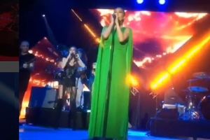 (VIDEO) CECA DIGLA NA NOGE CELU SOFIJU: Raspametila Bugare dugom zelenom haljinom, a tek kad je zapevala pesmu za Arkana...