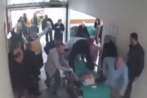 (VIDEO) PACIJENT UMIRE, DOKTOR POVLAČI RADIKALAN POTEZ! Turski lekar postao heroj nacije posle ovog snimka!