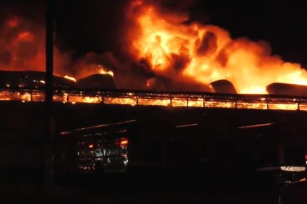 (VIDEO) ZBOG VATRENE STIHIJE OTKAZANA NASTAVA: U Pensilvaniji u požaru izgorelo 25 školskih autobusa
