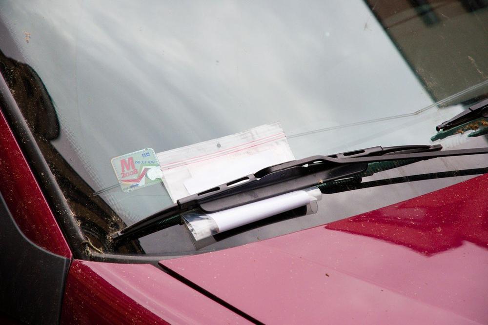 NIKŠIĆANI NAPISALI KAZNU KOMUNALNOJ POLICIJI: I to za nepropisno parkiranje (FOTO)