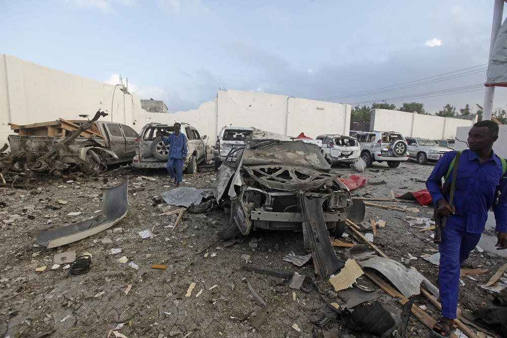 MASAKR U MOGADIŠU: 20 mrtvih u eksploziji 3 automobila bombe (FOTO)