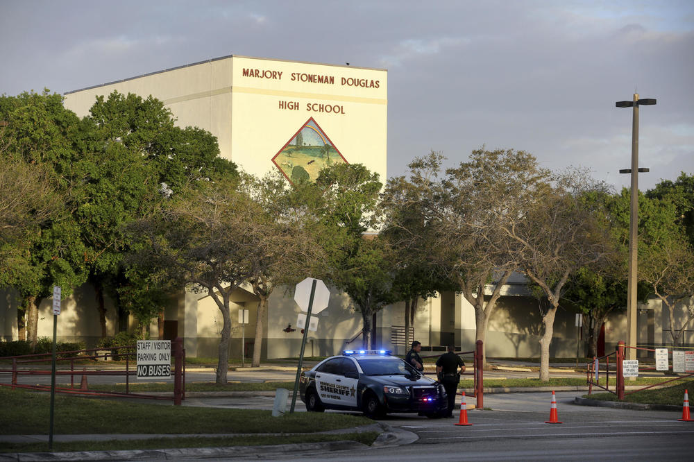 POSLE KRVAVE PUCNJAVE NA FLORIDI: Svaka škola moraće da okači ovaj natpis na svoju zgradu